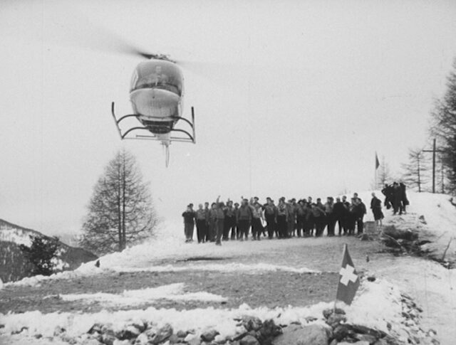 Flugplatz im Bergdorf (0849-5)
