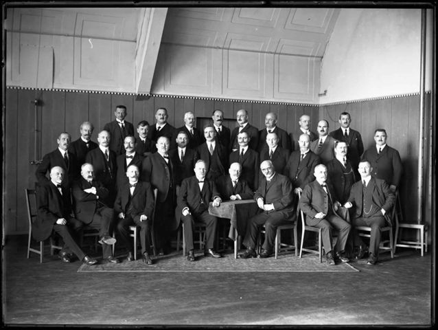 Gruppenporträt Organisations-Comitée : Gruppe : Eidgenössisches Turnfest 21.–25. Juli, 1922 (Organisations-Comitée 1)